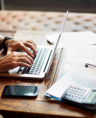 1091470486 Sign Posting 323 X 396